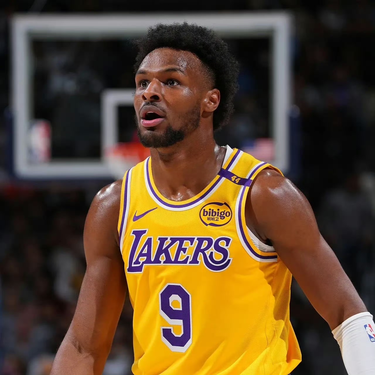 爱游戏-雄鹿队近期状态起伏不定备受质疑