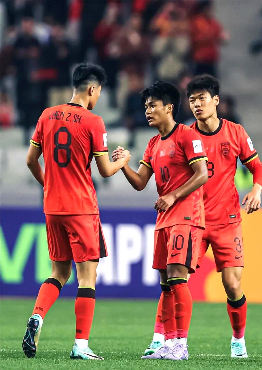 爱游戏大厅-亚洲大赛中球员奉献出色表现
