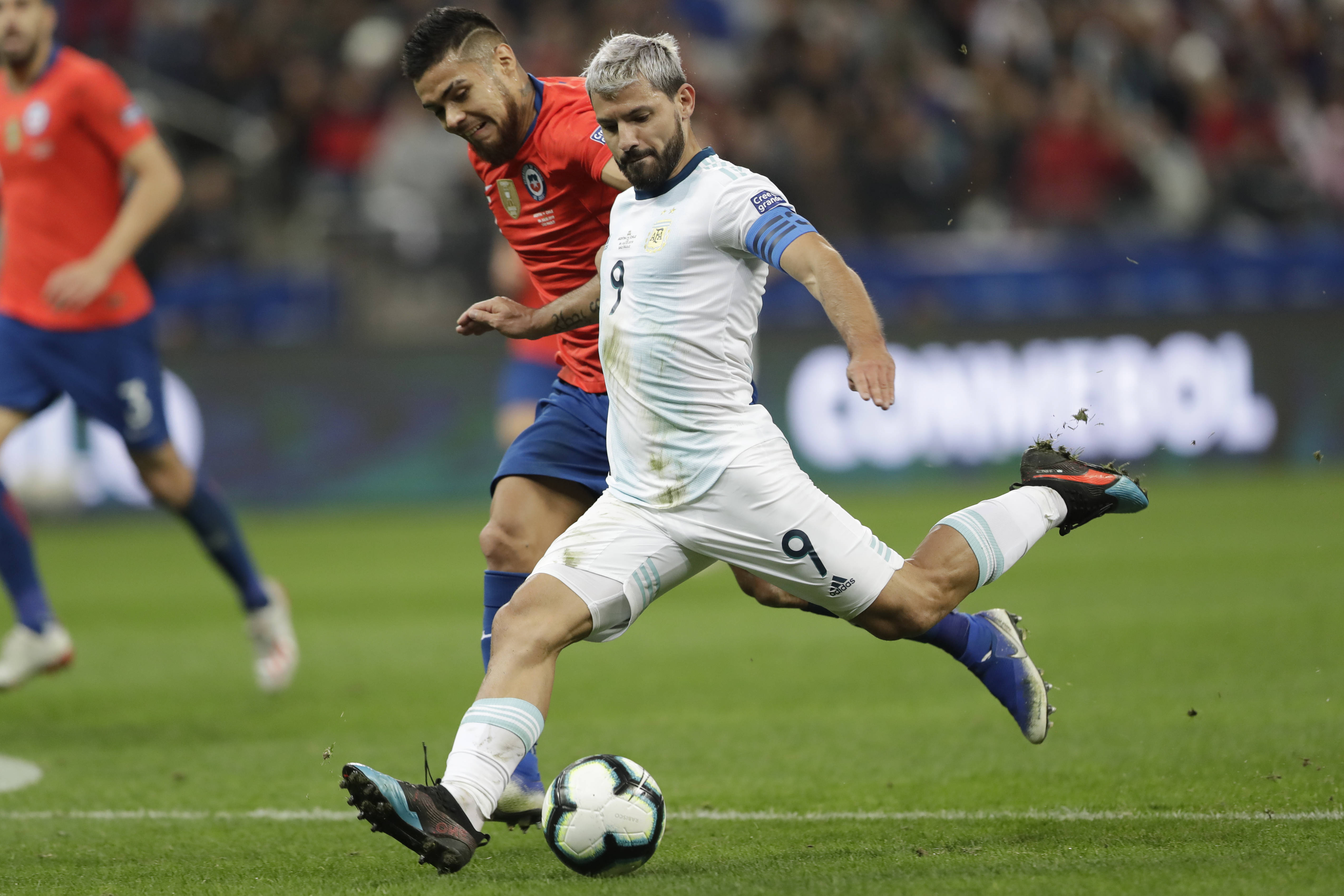 哥伦比亚队在南美洲杯比赛中一路领先 哥伦比亚队在南美洲杯比赛中一路领先