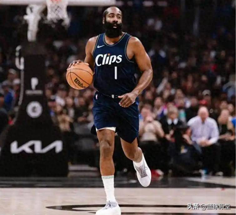 爱游戏-美国男篮力克掘金，哈登高光表现