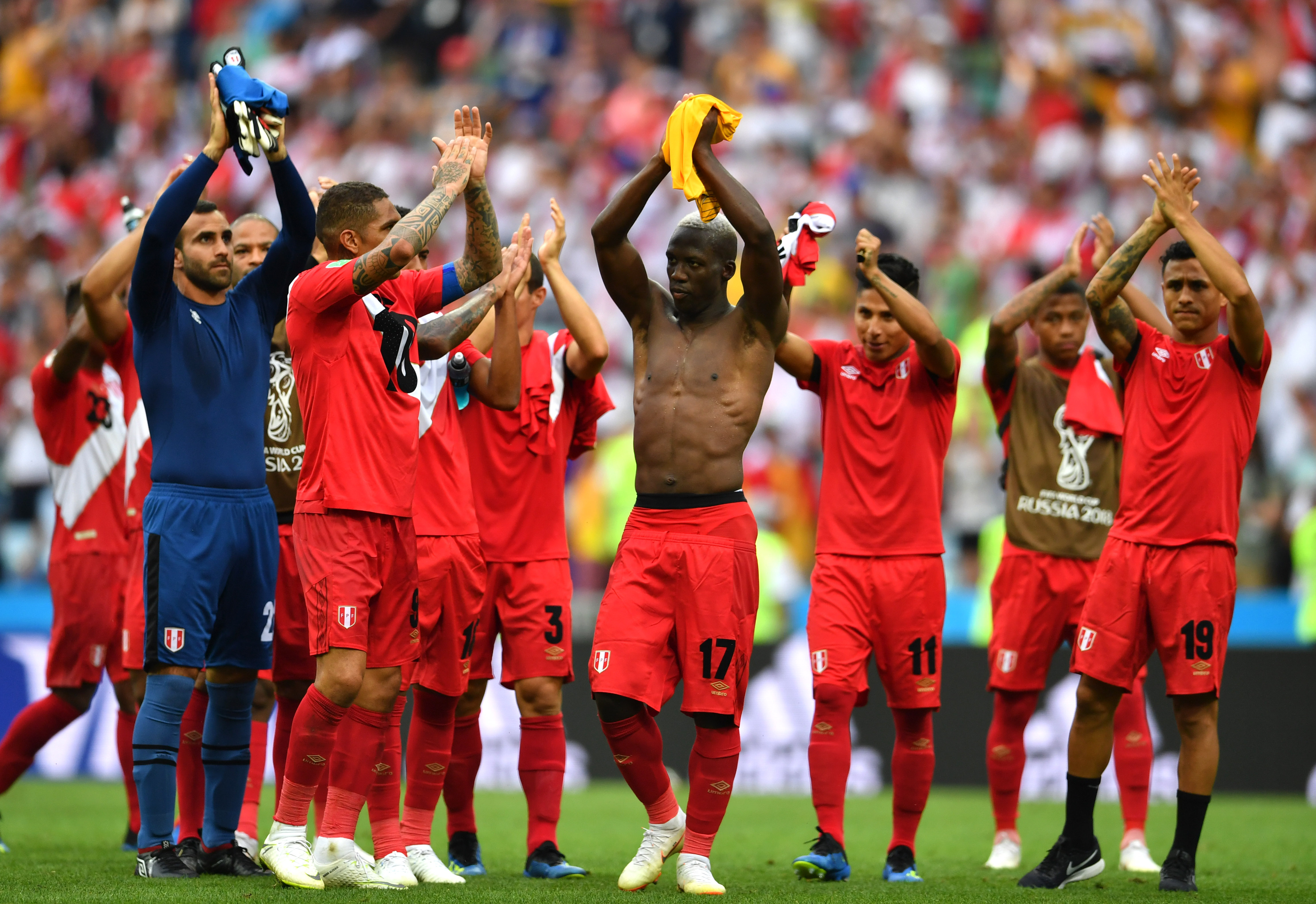 中国队轻取葡萄牙队,奥恰洛夫点燃赛场 中国队轻取葡萄牙队,奥恰洛夫点燃赛场