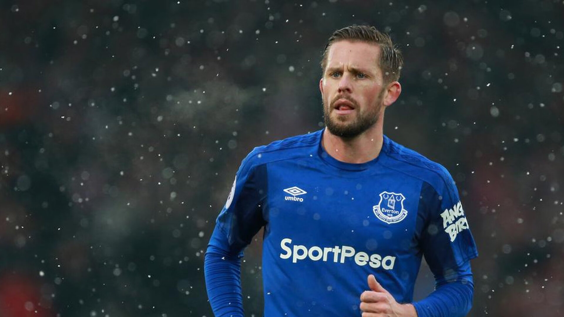 爱游戏tv-赛道与球场的双重奏鸣，F1揭幕战与马刺收割活塞的战术交响