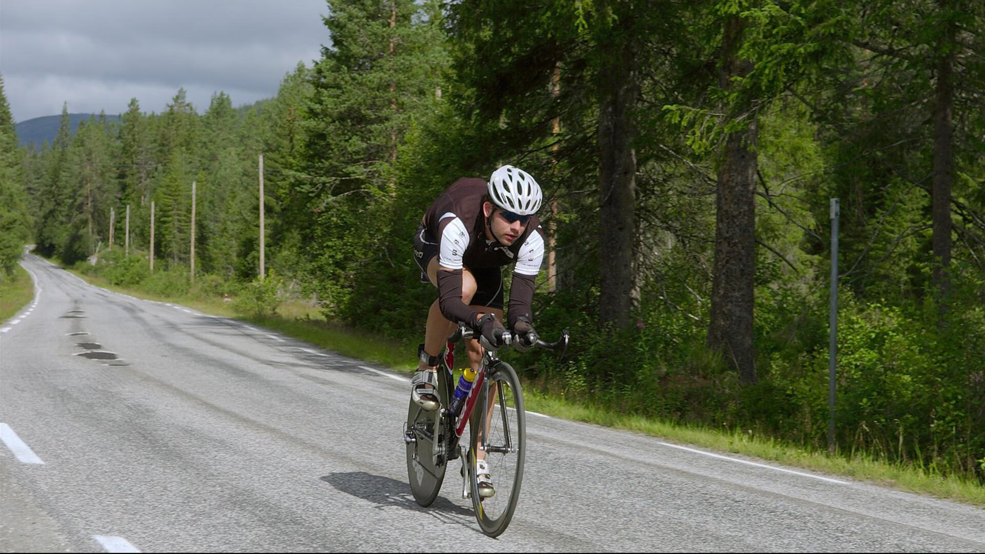 爱游戏APP-弗拉霍维奇，大场面先生降临！西班牙对阵加拿大，他如何成为胜负手？