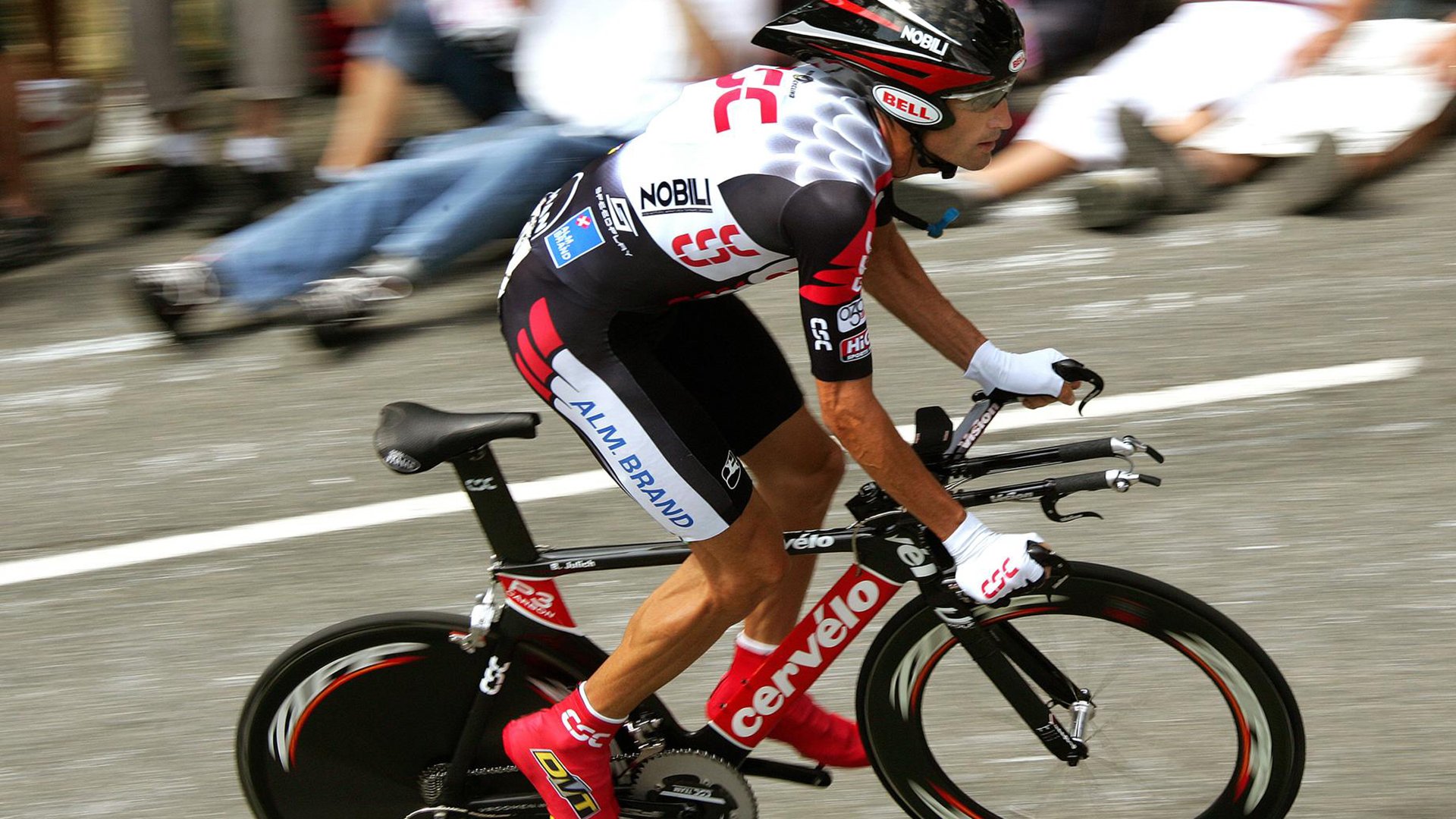 联合杯险胜美网，兹维列夫点燃赛场，一场定义网球精神的胜利